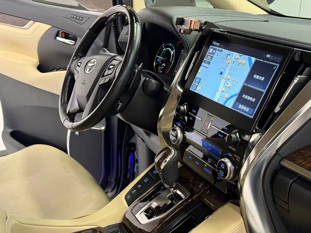 Toyota Alphard 2023 — фото 6