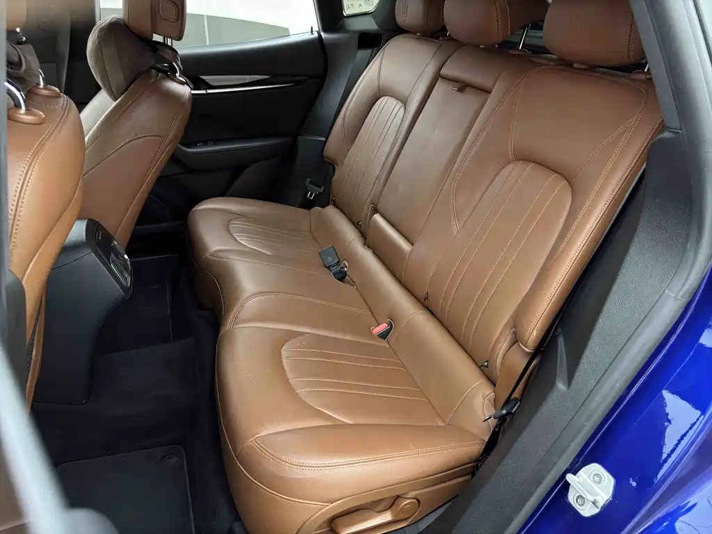 Maserati Levante 2018 — фото 21