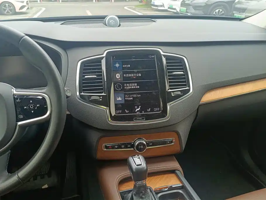Volvo XC90 2020 — фото 13