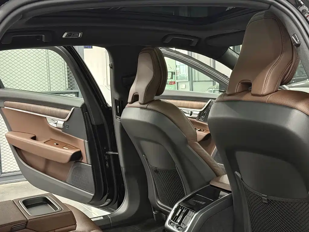 Volvo S90 2021 — фото 15