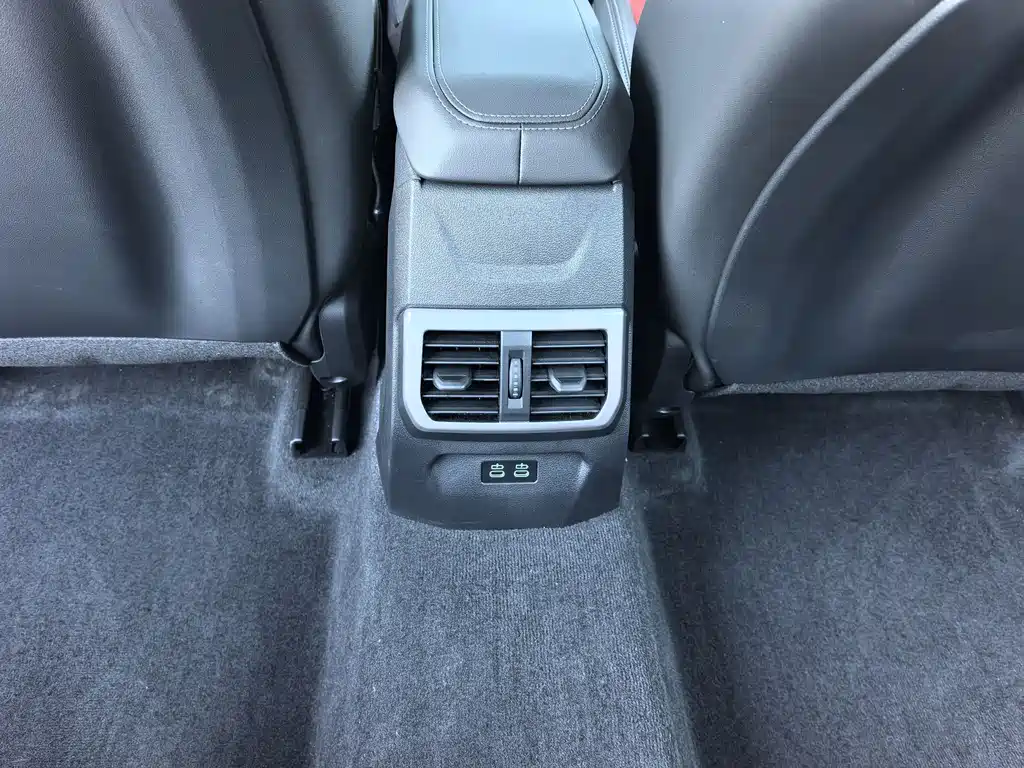 BMW 2 Series 2025 — фото 10