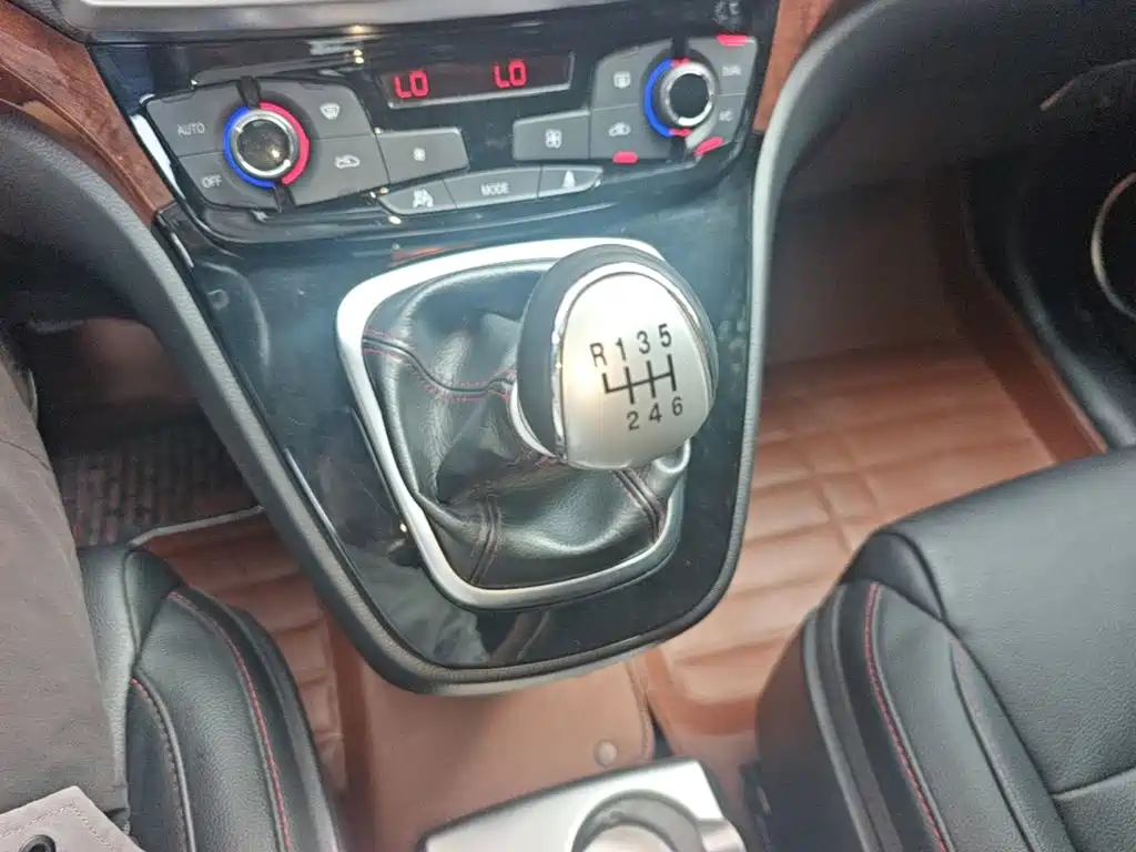 Haval H6 2014 — фото 14