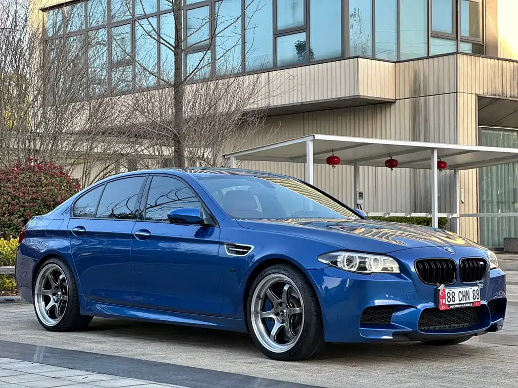 BMW M5 2015 — фото 3