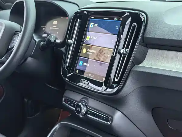 Volvo XC40 2023