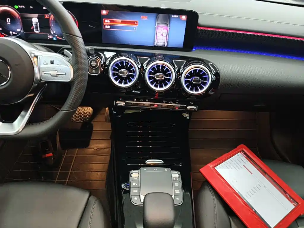 Mercedes-Benz A-Class 2022 — фото 13