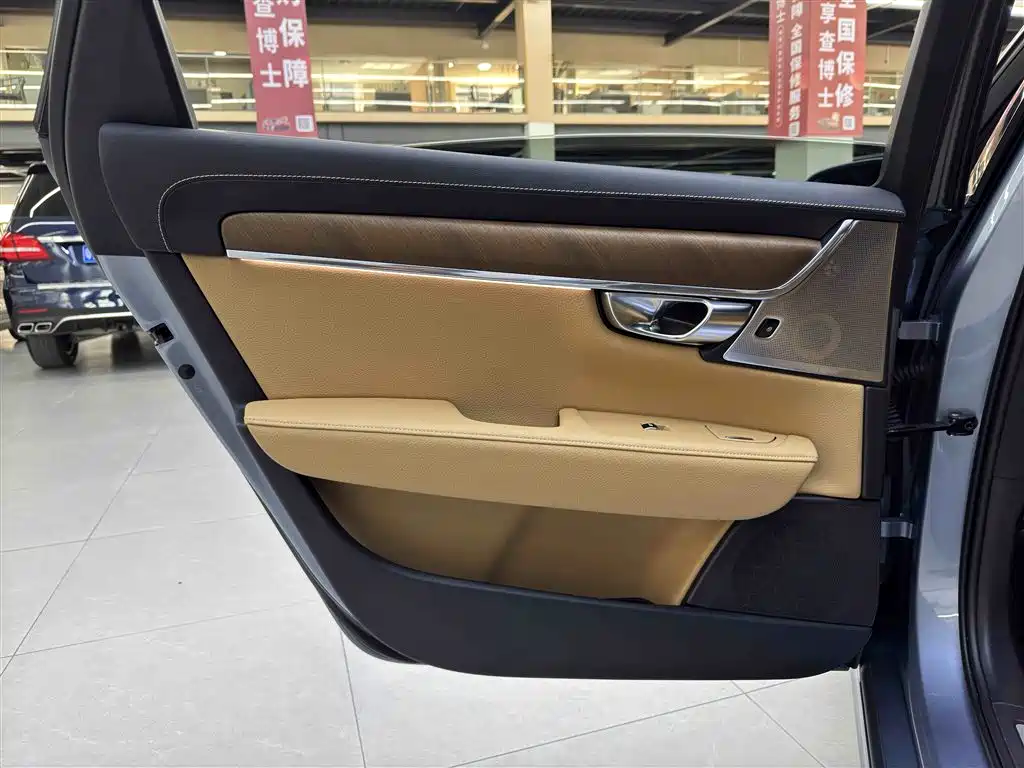 Volvo S90 PHEV 2019 — фото 15