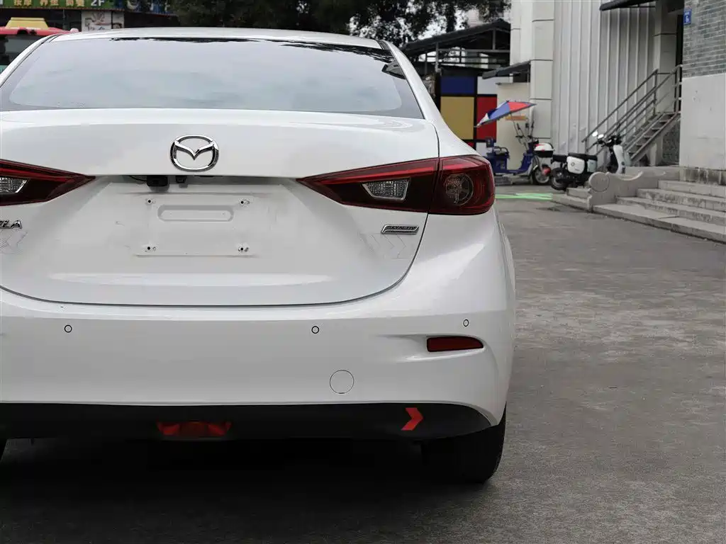 Mazda 3 Axela 2019 — фото 24