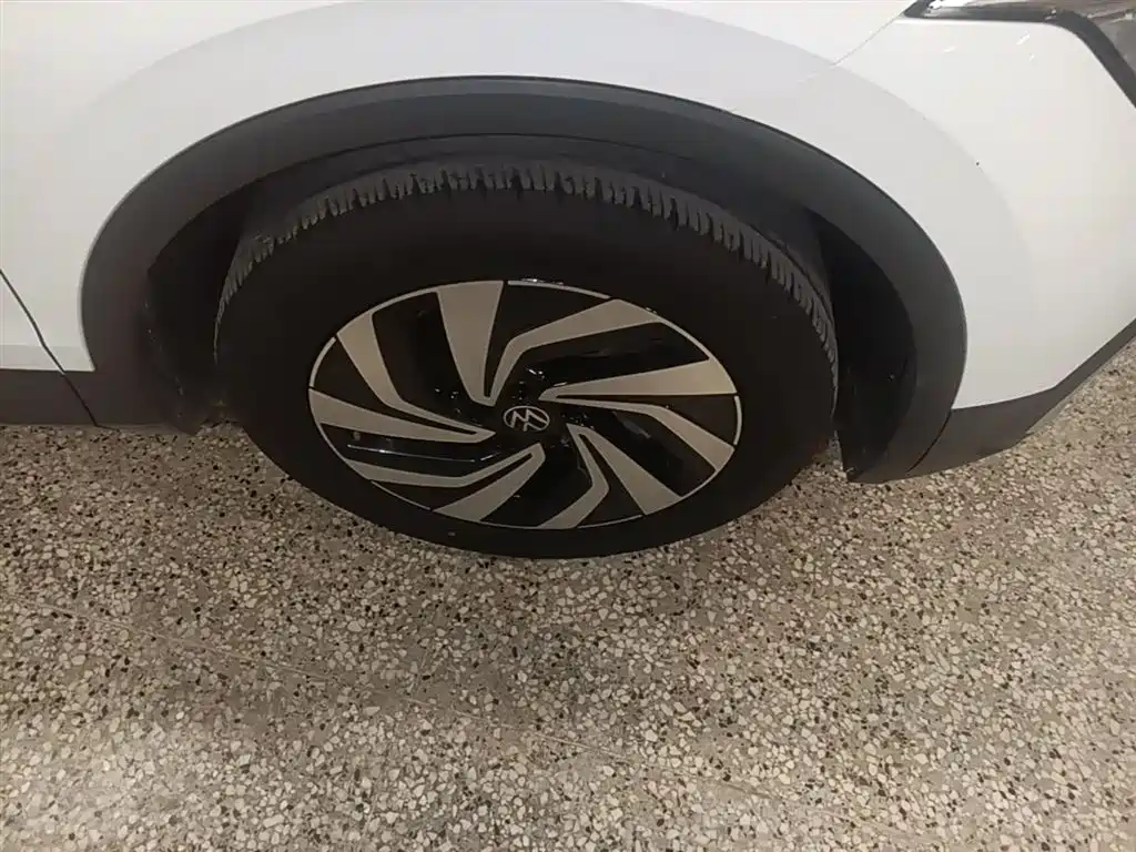 Volkswagen Tiguan L 2024 — фото 14