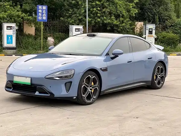 Xiaomi SU7 2024