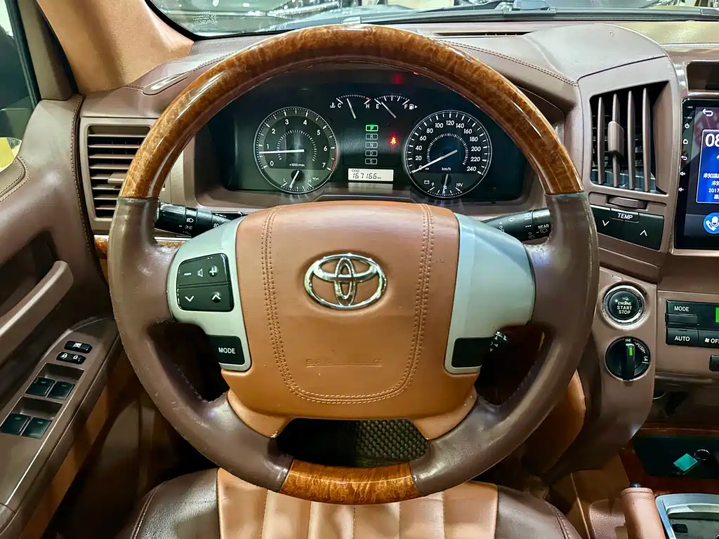 Toyota Land Cruiser 2014 — фото 13
