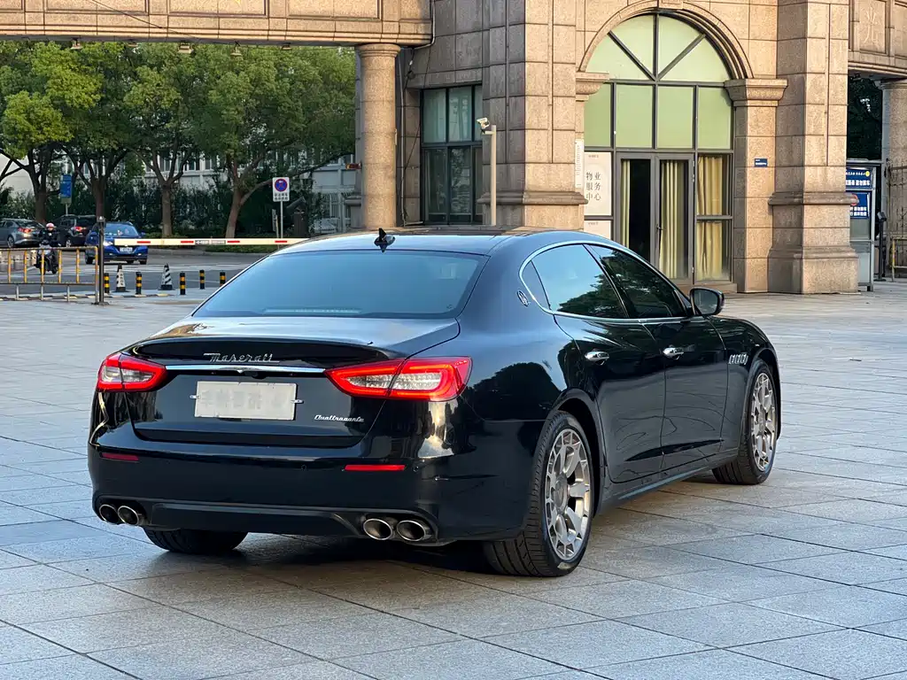 Maserati Quattroporte 2019 — фото 9