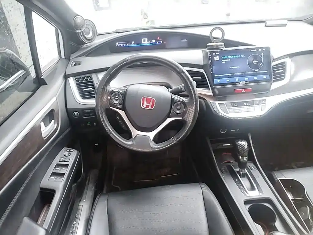 Honda Jade 2015 — фото 11