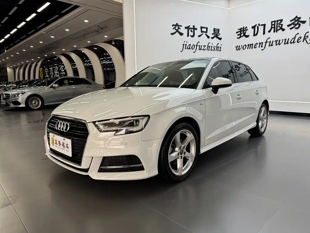 Audi A3 2019 — фото 2