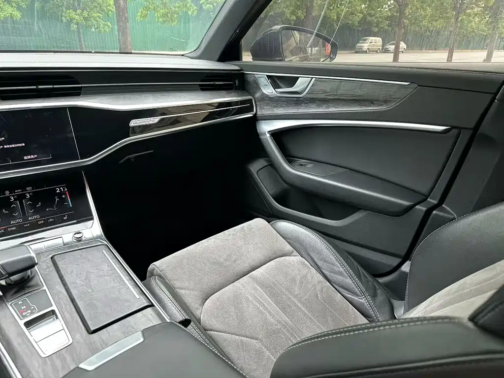 Audi A6L 2022 — фото 4