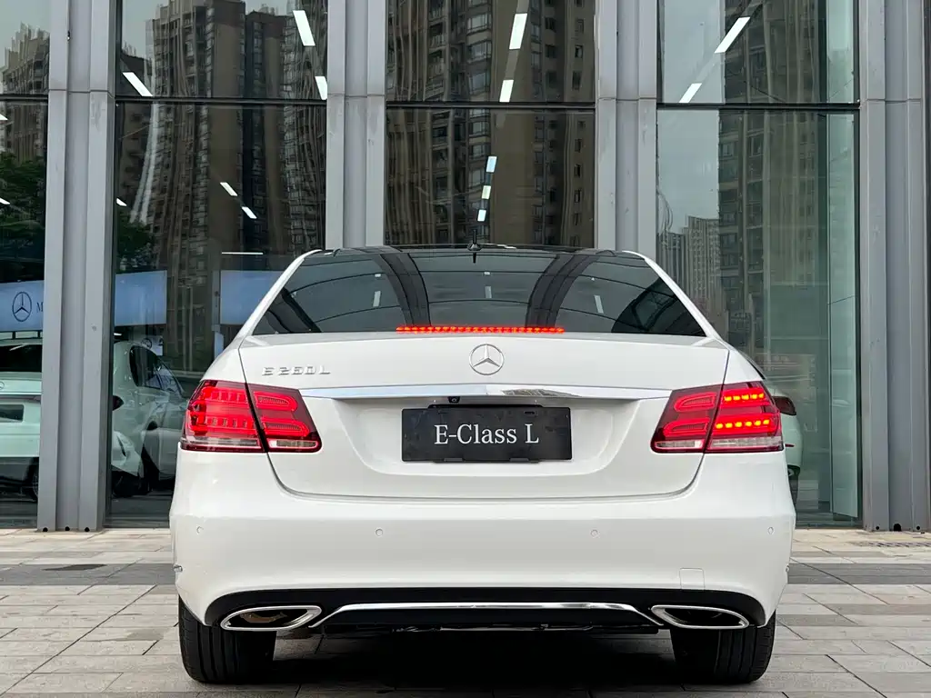 Mercedes-Benz E-Class 2015 — фото 11