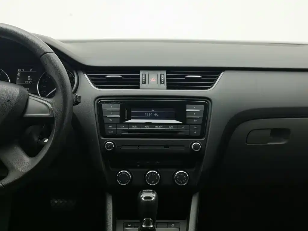 Skoda Octavia 2014 — фото 12