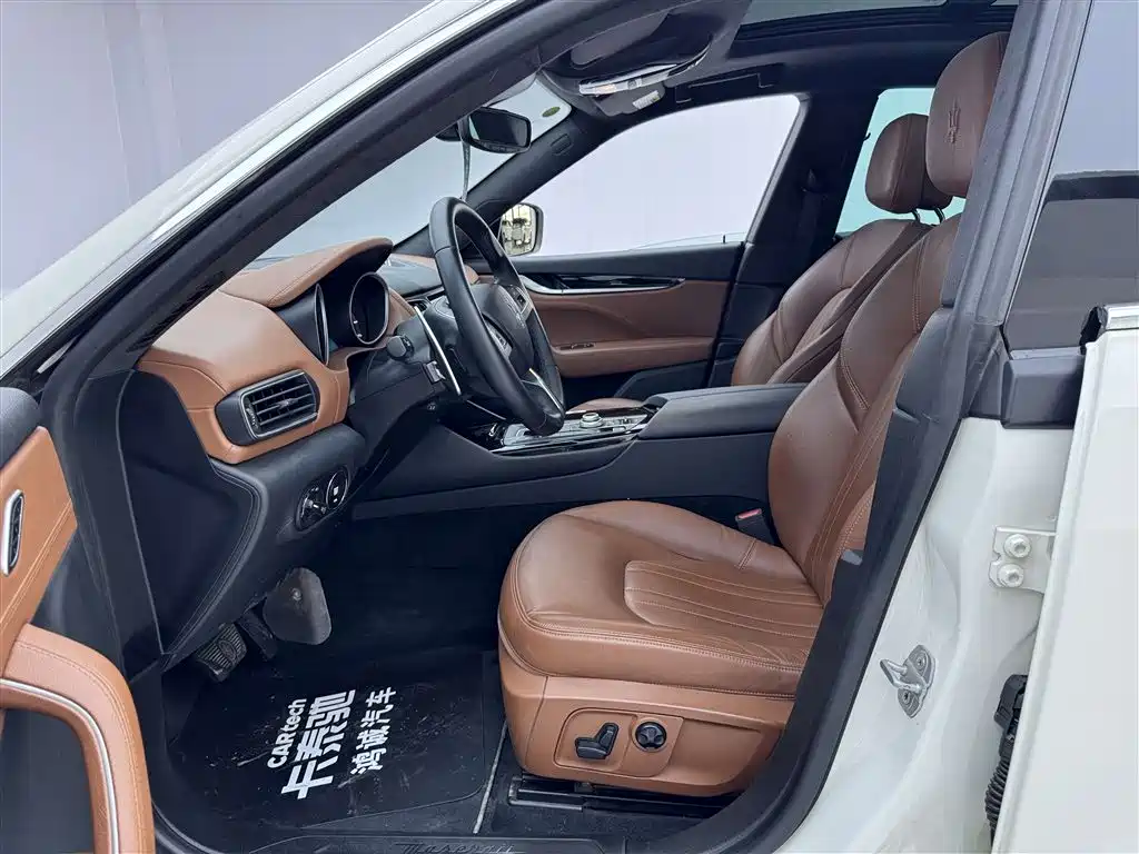 Maserati Levante 2019 — фото 18