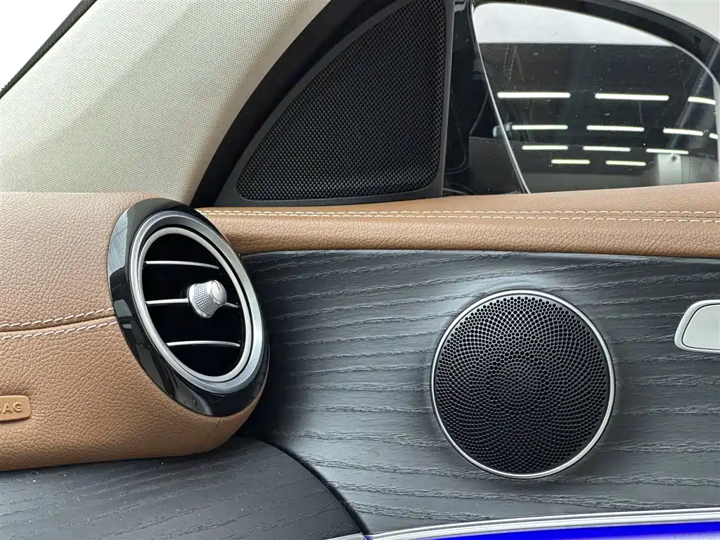 Mercedes-Benz E-Class 2021 — фото 13