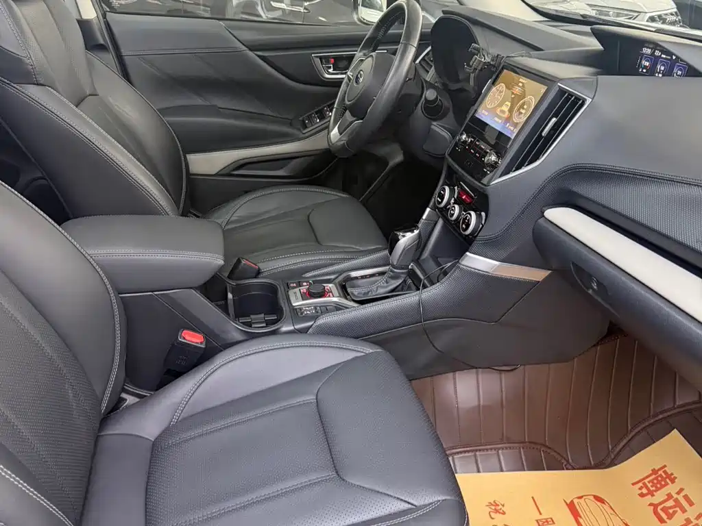 Subaru Forester 2023 — фото 14