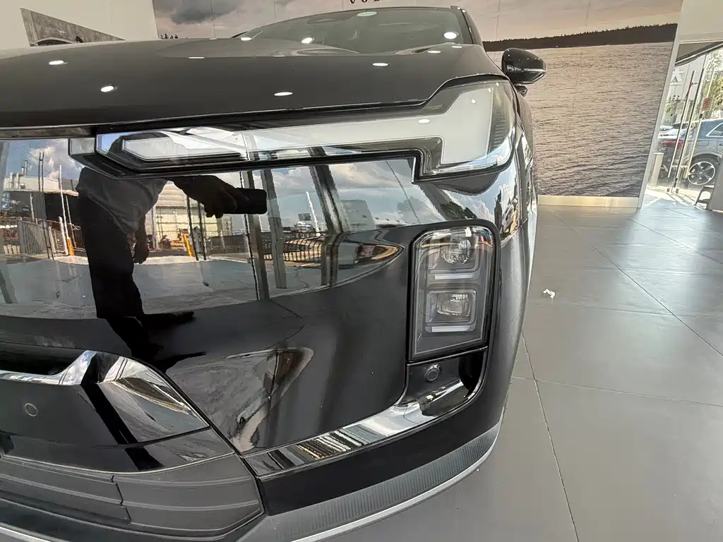Volvo XC70 Plug-In Hybrid 2026 — фото 13