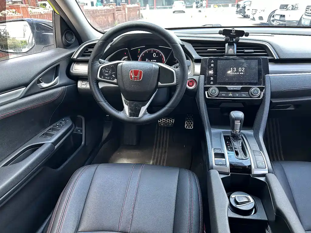 Honda Civic 2019 — фото 16