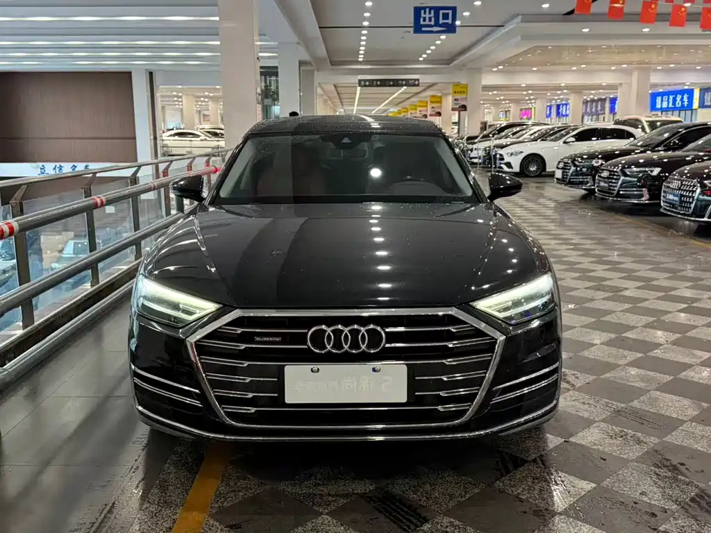 Audi A8 2021 — фото 2