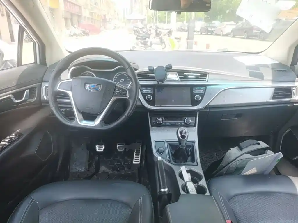 Geely Emgrand GS 2018 — фото 10