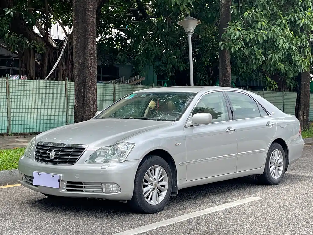 Toyota Crown 2010