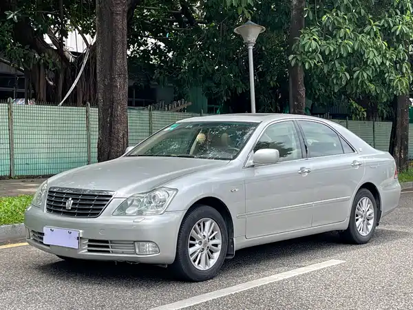 Toyota Crown 2010
