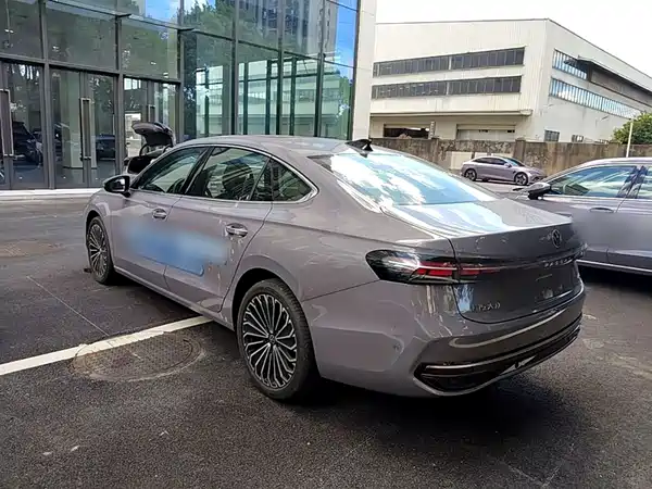 Volkswagen Passat 2024