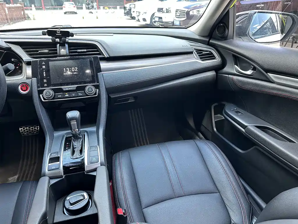 Honda Civic 2019 — фото 15