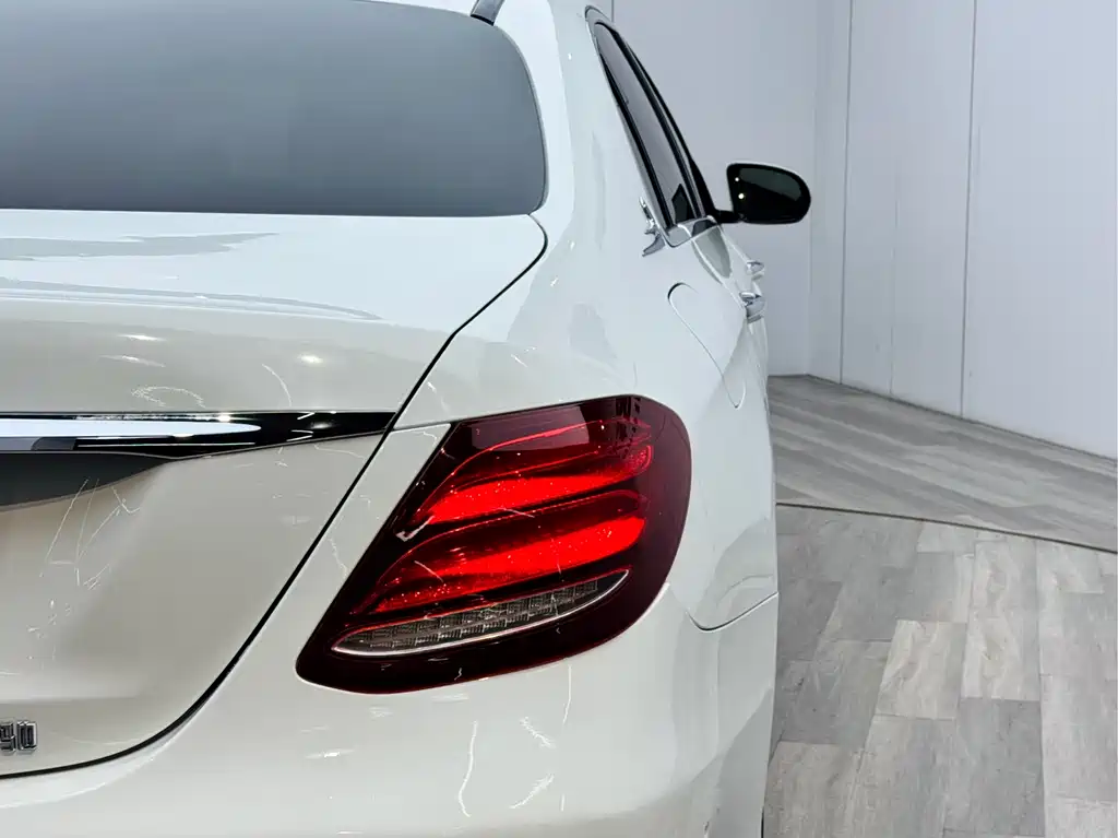 Mercedes-Benz E-Class 2018 — фото 10