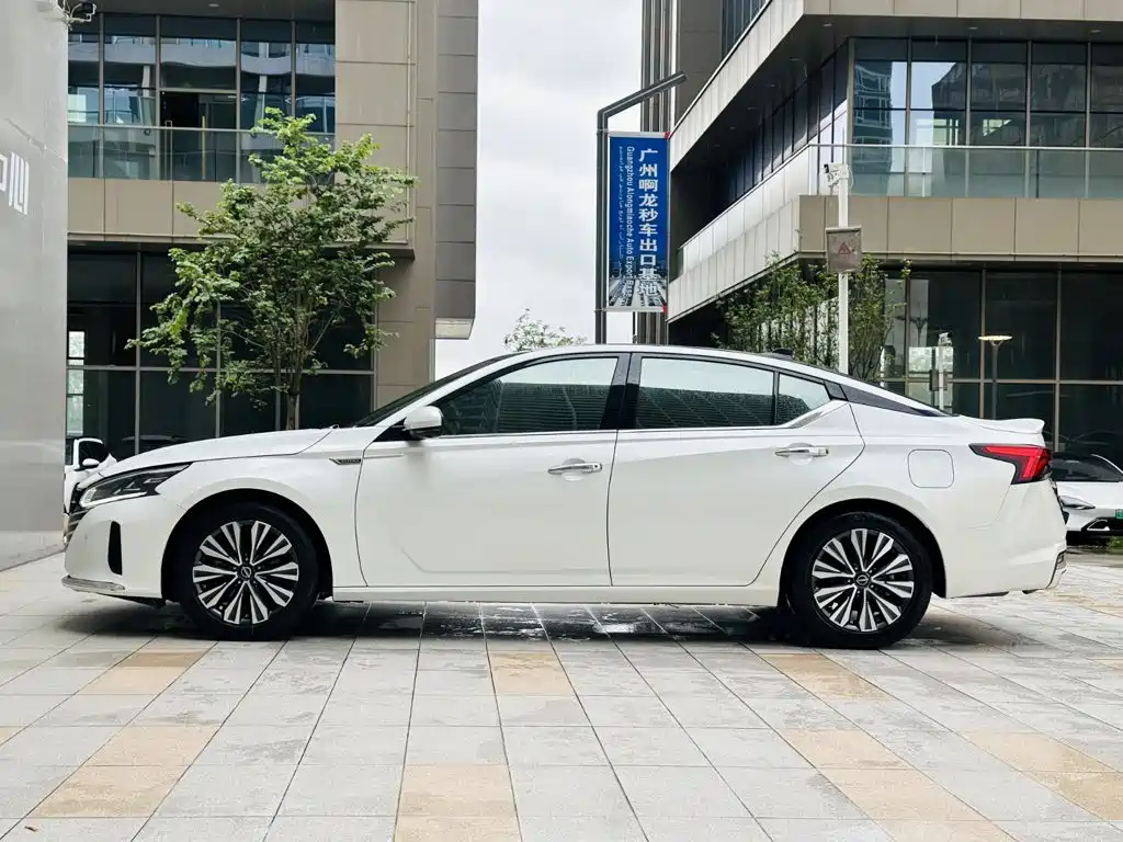Nissan Teana 2023