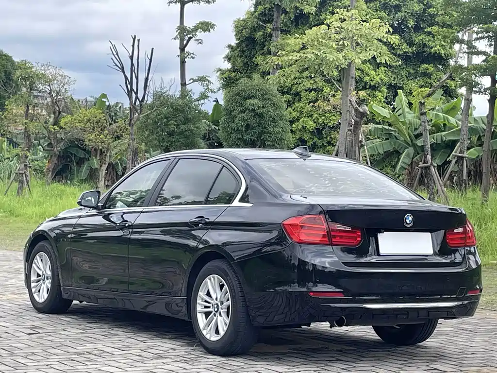 BMW 3 Series 2016 — фото 9