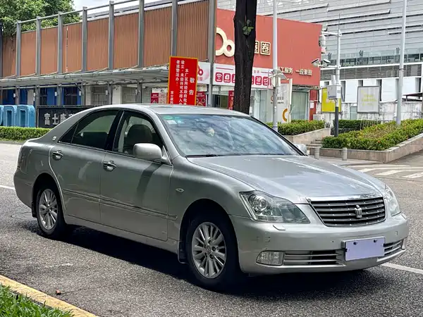 Toyota Crown 2010