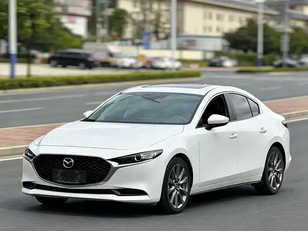 Mazda 3 Axela 2022