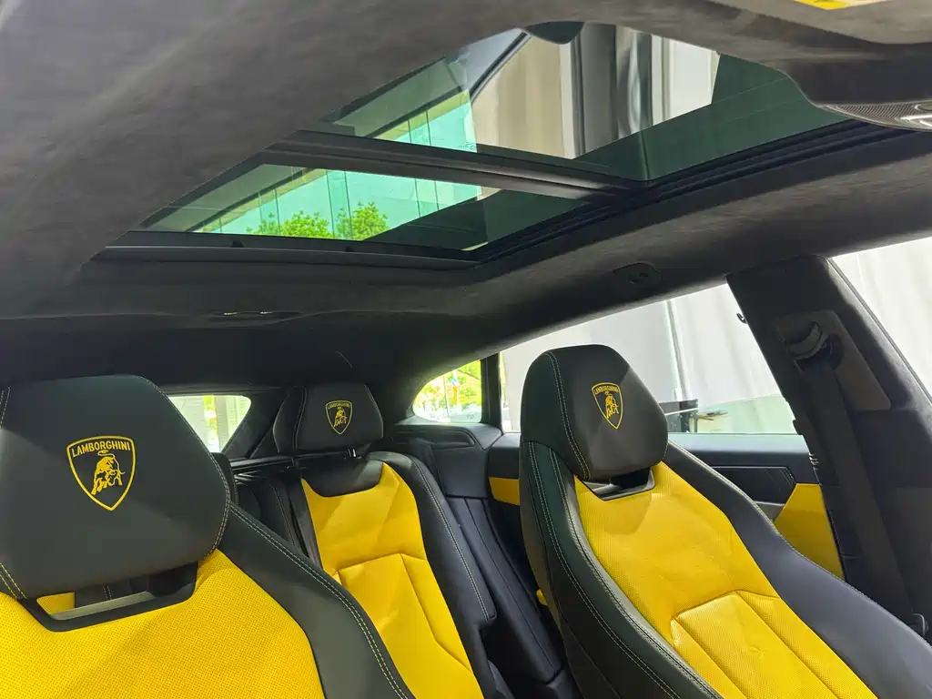 Lamborghini Urus 2022 — фото 12