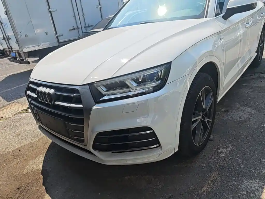 Audi Q5L 2018 — фото 24