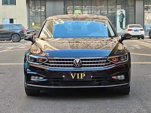 Volkswagen Magotan 2025