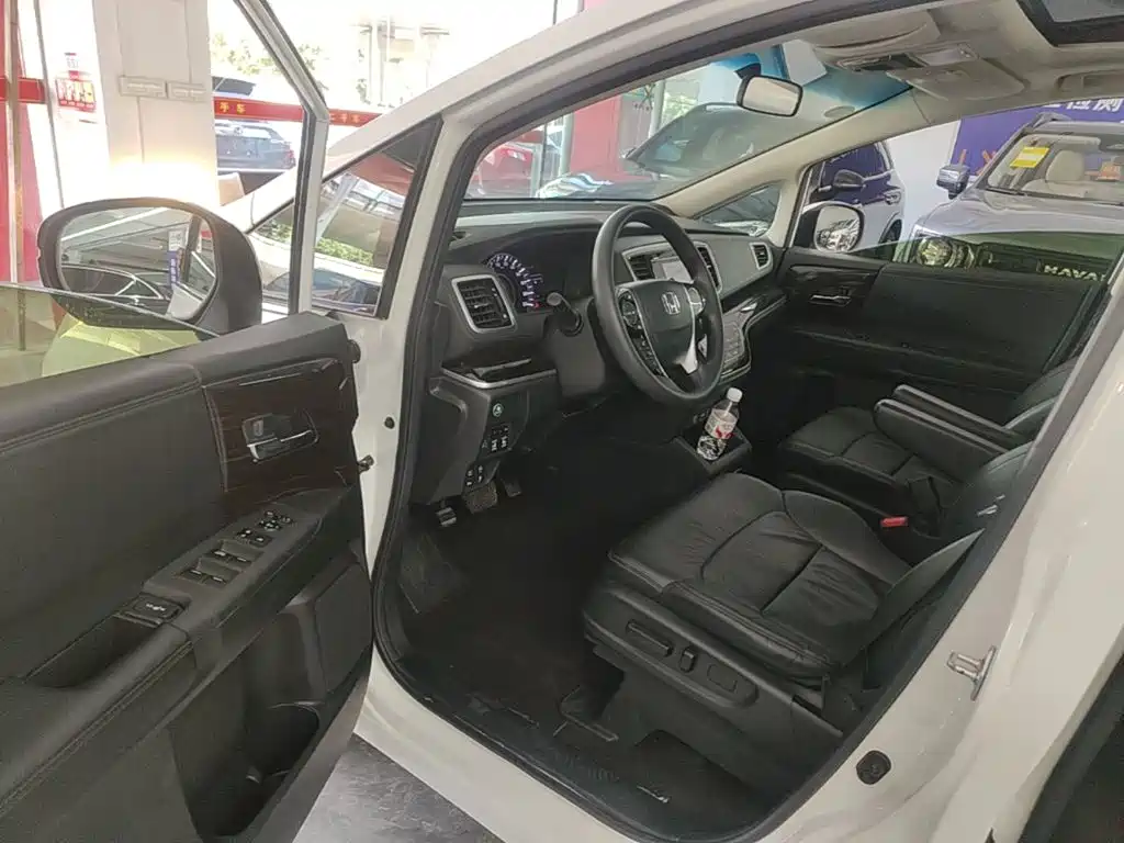 Honda Odyssey 2019 — фото 16