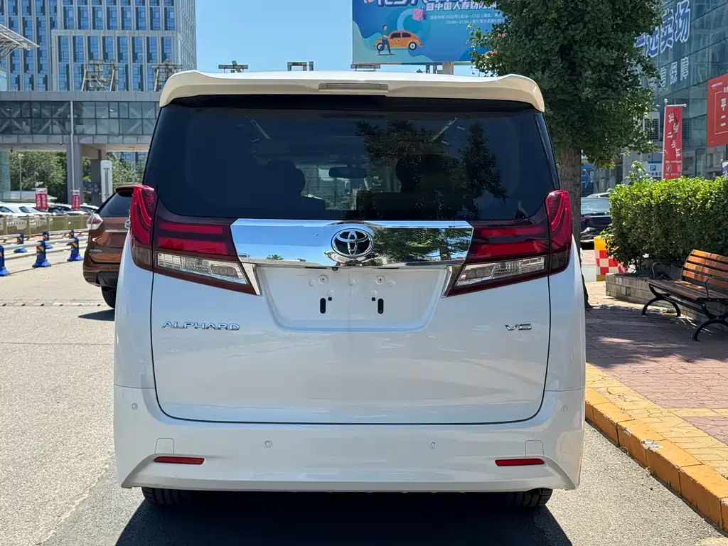 Toyota Alphard 2015 — фото 18