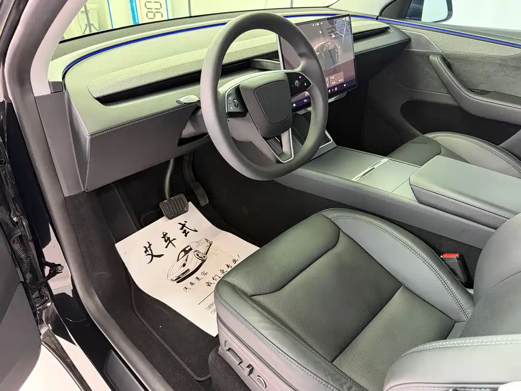 Tesla Model Y 2025 — фото 14