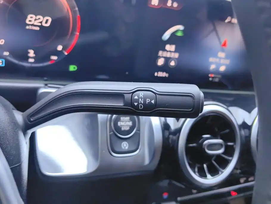 Mercedes-Benz GLB 2023 — фото 16