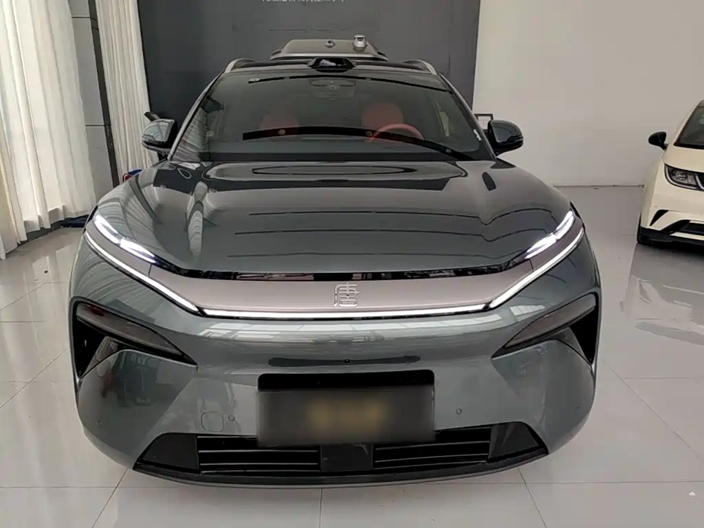 BYD Tang L 2025