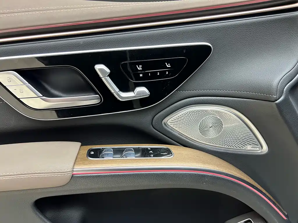 Mercedes-Benz EQS 2024 — фото 11