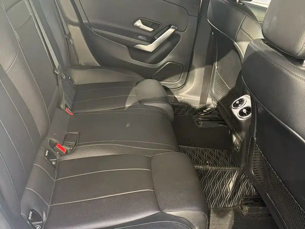 Mercedes-Benz A-Class 2023 — фото 9
