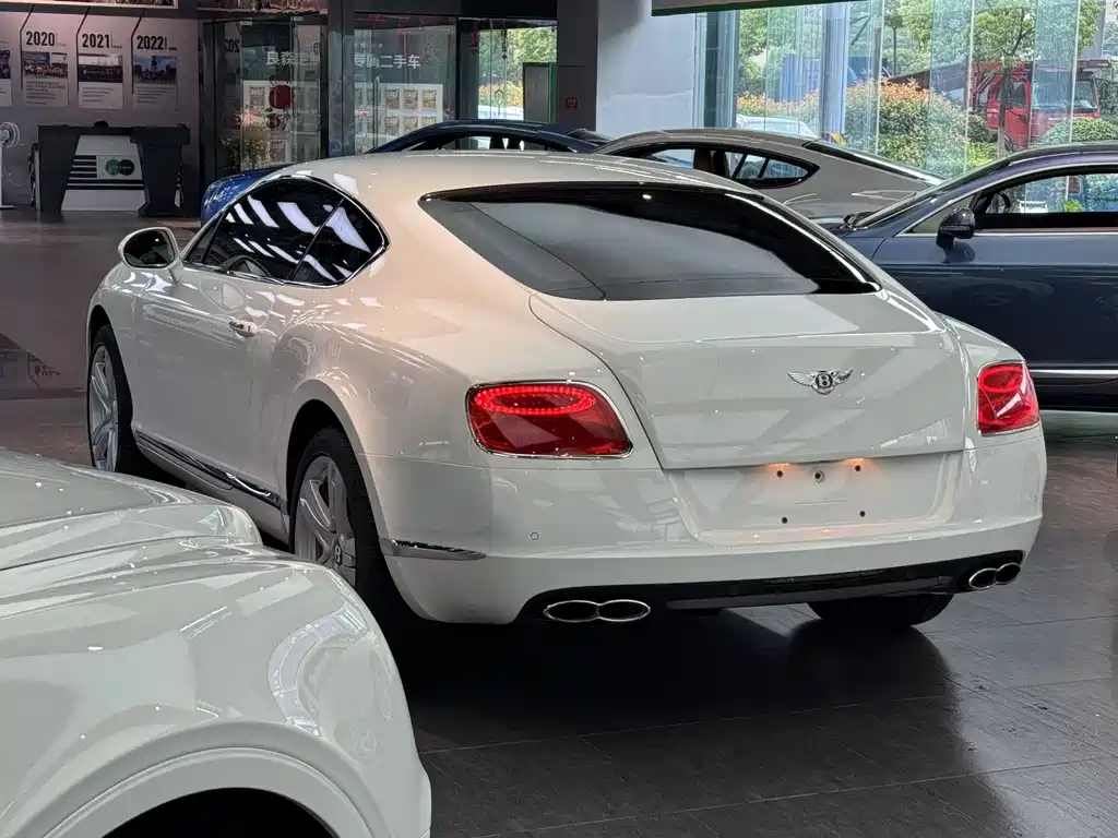 Bentley Continental 2016 — фото 4