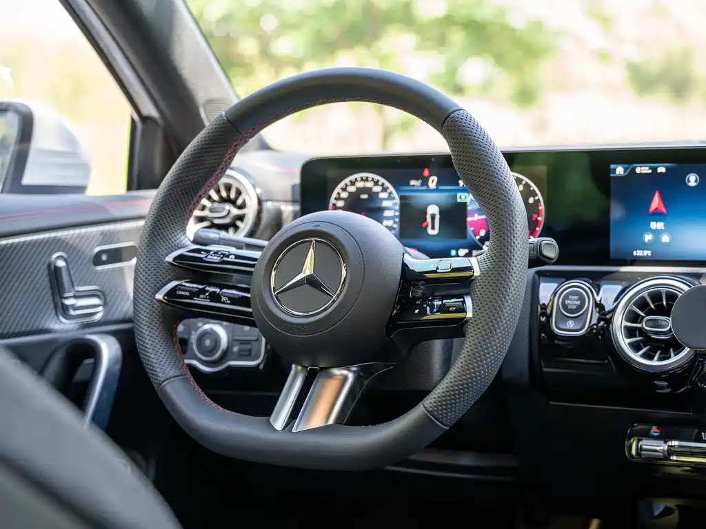 Mercedes-Benz A-Class 2025 — фото 10