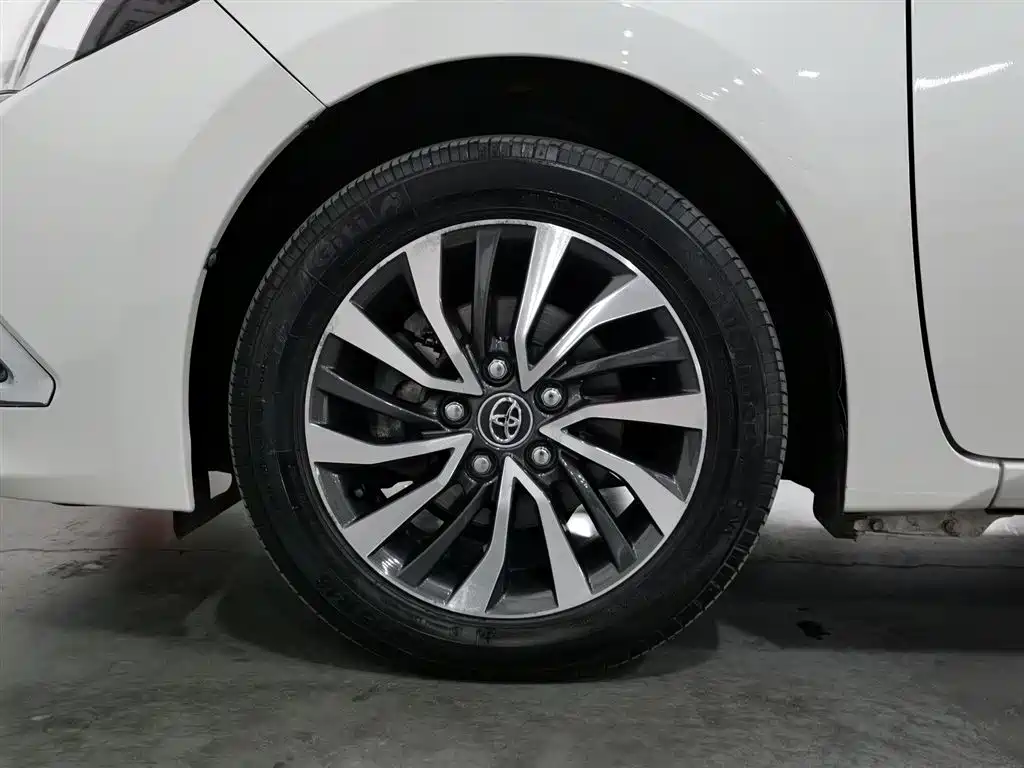 Toyota Corolla 2018 — фото 17