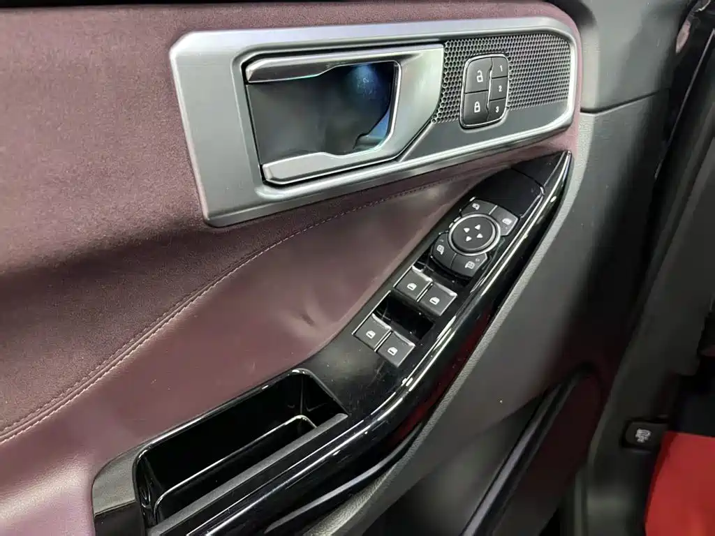 Ford Explorer 2023 — фото 16